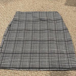 Women's Black and Gray Plaid Skirt